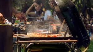 Quando ero bambina, in estate al mare, ogni scusa era buona per accendere il fuoco, al punto che i proverò a elencarli in modo che anche voi questa estate sappiate come fare la brace perfetta. Grigliata Di Carne Perfetta Evita Questi Piccoli Errori