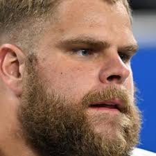 Las Vegas Raiders re-sign guard Jordan Meredith