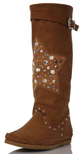 Finished with a tapered toe box, a tapered chunky heel, and a ridged sole.heel height: Pin On Boots