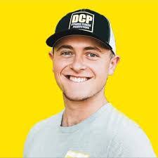 Collin Walter's Instagram, Twitter & Facebook