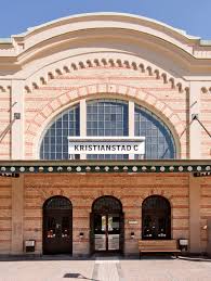 Barnen har flyttat ut och ovanvåningen som tidigare var en lgh om 4 rok står tom. File Kristianstad Central 2 Jpg Wikimedia Commons