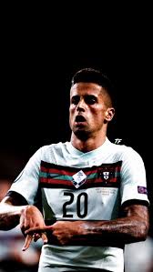 A seleção portuguesa de futebol é a equipa nacional de portugal e representa o país nas competições internacionais de futebol. Tf Sport Edit On Twitter Portugal Wallpaper Header Portugal Porxcro Nationsleague