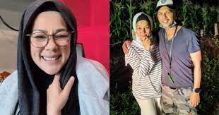 Rumours that actress sharifah sakinah is a husband stealer have been circulating online ever since her recent announcement that she would be marrying swedish man michael hansen next year. Sharifah Shahirah Batal Niat Nak Kuruskan Anak Guna Pemb4dahan Teh Tarik Kaw