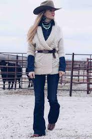 Womens Cowboy Hat Outfit With Trouser Jeans And Square Toe Cowboy Boots Outfits With Hats Cowboy Outfits Trendy Hat