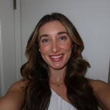 Tracy Ney's Instagram, Twitter & Facebook