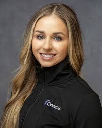 Carolyn Travers's Instagram, Twitter & Facebook