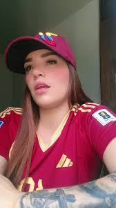 así es siempre me quiere tener cerca de el en todos sus planes😍