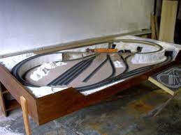 Ho Train For Garage Model Train Layouts Model Trains Model Train Table