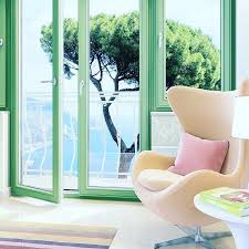 Как правильно покрасить пластиковые и деревянные окна в домашних условиях советы и рекомендации