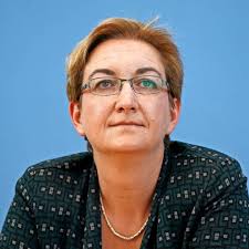 Neuer SPD-Vorsitz: Klara Geywitz, Gesine Schwan, Nina Scheer, Saskia Esken,  Petra Köpping, Christina Kampmann und Hilde Mattheis biem Berliner Salon