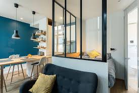 Transformation D Un Studio Avec Un Coin Chambre Vitre Planete Deco A Homes World Coin Chambre Deco Petit Appartement Architecte Interieur