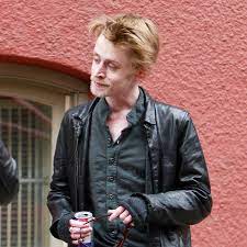 Macaulay culkin and brenda song announce the birth of their first child, dakota. Macaulay Culkin S Spiral From Child Star To Drug Addict After Divorcing Parents Mirror Online