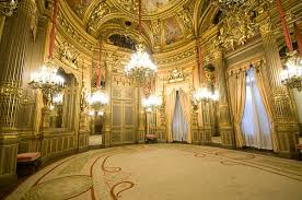 Set in the beautiful el palacio de linares, the casa de america museum is a cultural center dedicated to promoting latin american art and history. Casa De America Espacios Para El Arte En Madrid Guia Del Ocio