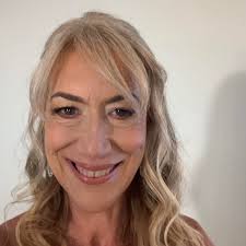 I was once told no one wanted to see a bald rockstar. But here I am,  post-chemo performing at the 2005 Grammys. 🤘🎸💜 Want to hear the full  story? Join me for