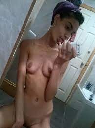Indian Desi Skinny Teen Ke Nude Selfie