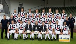 Spielzeit 2012 2013 Soccer Fussball Etb Uhlenkrug Mannschaftsfoto Schwarz Weiss Essen Football Kits Mannschaft Great Team