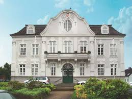 Das Standesamt Reinfeld Ist Im 1907 Erbauten Historischen Rathaus Untergebracht Reinfeld Standesamt Villen