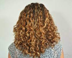 You'll want the best cut to frame your face and show off those gorgeous locks and cutting curly hair requires different techniques from a straight 'do. What To Tell Your Hairdresser Justcurly Com
