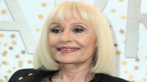 Da trieste in giù a programmi come. Raffaella Carra Avete Mai Visto Dove Vive A Roma Nel Quartiere Dei Vip