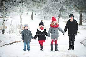 What To Wear Winter Family Photography Winter Family Photoshoot Winter Family Photos