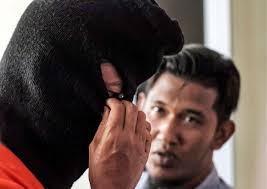 Dijepilatlah kepalaku dengan kedua pahanya dan kurasakan lidahku dialiri cairan hangat, yang ternyata itu adalah lendir kawin kak fanny. Jerat Reaktif Di Tahun Politik Hukum Majalah Tempo Co