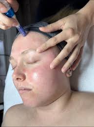 SmallbusinessWednesday I have a rare Saturday opening this week at 1:30 PM  for a one-hour appointment! (Please note: this is not for brows, as I save  those for weekday bookings.) This would