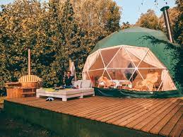 Prive Glamping Dome In De Natuur Met Visvijver Tents For Rent In Ardooie Vlaanderen Belgium In 2021 House Tent Tent Glamping Tent Design