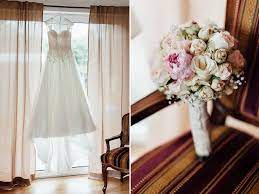 hochzeit wedding getting ready regen achim braut brautigam regenhochzeit regenschirm the bride getting ready getting ready wedding wedding preparation