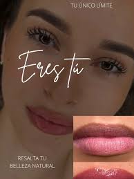 En nuestro espacio, realzamos la belleza de cada persona. Somos un equipo  apasionado que se dedica a transformar ideas en obras de arte, a resaltar  la belleza natural y a brindar momentos