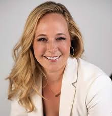 Anita Catlin's Instagram, Twitter & Facebook