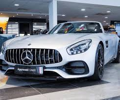 How Stunning Does The Mercedes Benz Amg Gt Look A Fast And Stylish Car That Isn T Short Of Spectacular Head Over To Our Youtube Channel Carros Y Motos Motos