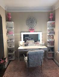 25 Best Makeup Closet Room Design For Your Home Freshouz Com Beauty Room Awesome Bedrooms Bedroom Decor