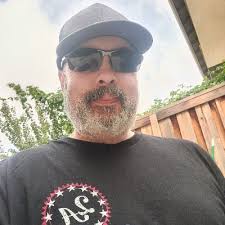 Aaron Roan (@AaronRoanDMD)