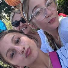 Scientists explain Michael Jackson's 'impossible' antigravity tilt: Michael  Jackson's 45-degree tilt in the Smooth Criminal video remains one of his  most jaw-dropping dance moves. Neurosurgeons, intrigued by the mechanics of  this move,