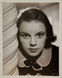 The film was a significant step in garland's career. Pin Auf The Red List