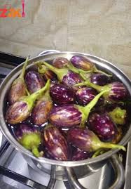 في كتير طلبوا مني طريقة المكدوس وحبيت انشرها بالصور خطوة بخطوة حتى الكل يستفيد زاكي Food Vegetables Sprouts