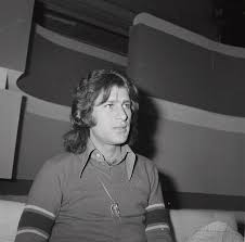 Sa tombe, des infos sur sa vie, des photos de mike brant, des vidéos, des citations, la biographie de mike brant. Mike Brant Photograph By Pierre Roussel