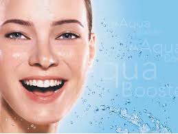 Ásakanir um óheilindi ganga á víxl