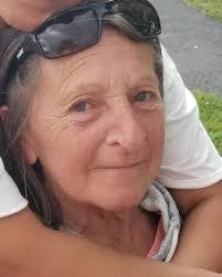 Lee Whitcomb's Instagram, Twitter & Facebook