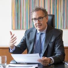 Since its establishment in 1825, it has proved to be a reliable partner to the regional public sector and an integral part of the styrian economy. Renditen Aktien Schlagen Immobilien Geld Magazin