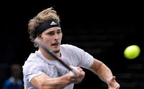 Daniil used a wilson six one 95 for many years but is currently sponsored by tecnifibre. Tennis Masters In Paris Alexander Zverev Verliert Finale Gegen Medvedev