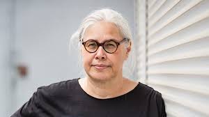 Katarzyna Nowakowska: "Gdy osoba przemocowa przeprosi i dostanie  przebaczenie, to dla niej sygnał, że może dalej robić to, co robiła"