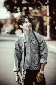 You should've known this was coming.9 min compilation of jeon jungkook showing his abs during fake love. Jeon Jungkook Jeongguk 2017 Edit Jungkook Jungkook Abs Foto Jungkook