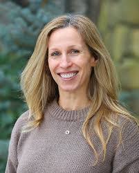 Lily Devine's Instagram, Twitter & Facebook