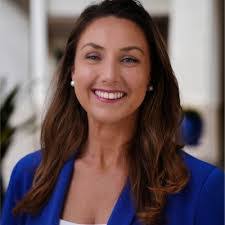 Evelyn Higgins's Instagram, Twitter & Facebook