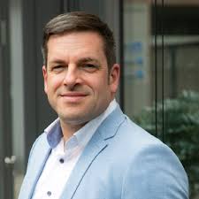 Liebe Linkedin Gemeinde, Liebe Geschäftspartner, Geschäftskollegen,  Arbeitgeber, Liebe Ihr Alle, jetzt ist es so weit. Nach 47 Berufsjahren  werde ich zum 31.12.2024 in den wohlverdienten Ruhestand…