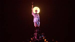 Like super moon, blood moon is not a scientific term. Super Blue Blood Moon 2018 When And Where To See It Gq India