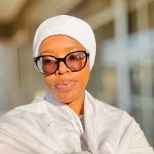 0:18 Bioluminescence in Umdloti Beach, KwaZulu-Natal. I know our  grandparents would have said 'Ngunkosazana/Mermaid.' 🤣🤣🤣