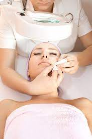 What Should You Look For In A Facialist/Esthetician? | Bel Mondo Beauty