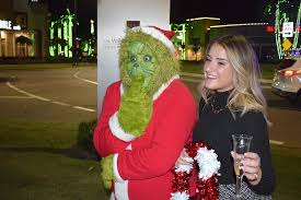 Bright lights, dark chocolate during holidays at Sarasota's Mall at  University Town Center